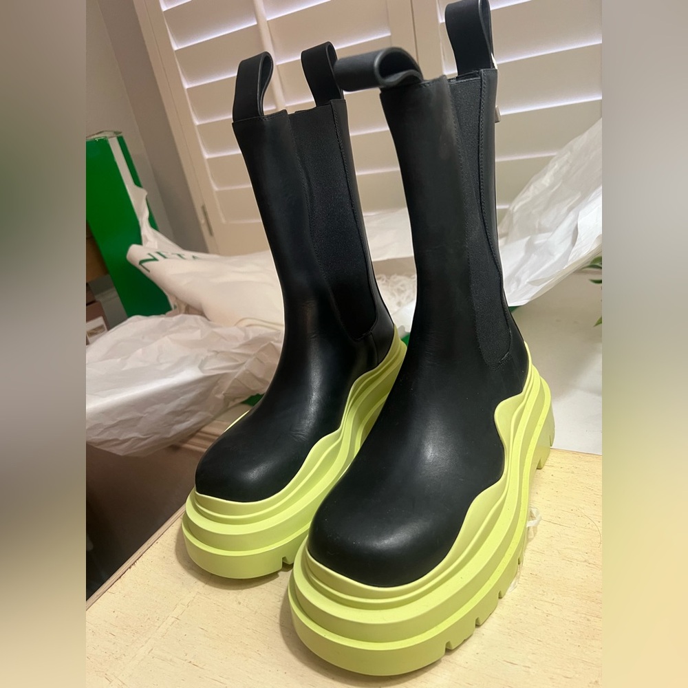 New Bottega Veneta tire boots